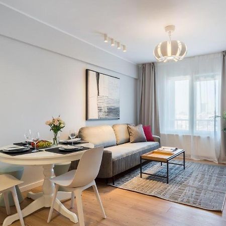 Downtown Modern - 2Br Apartment Bukarest Kültér fotó