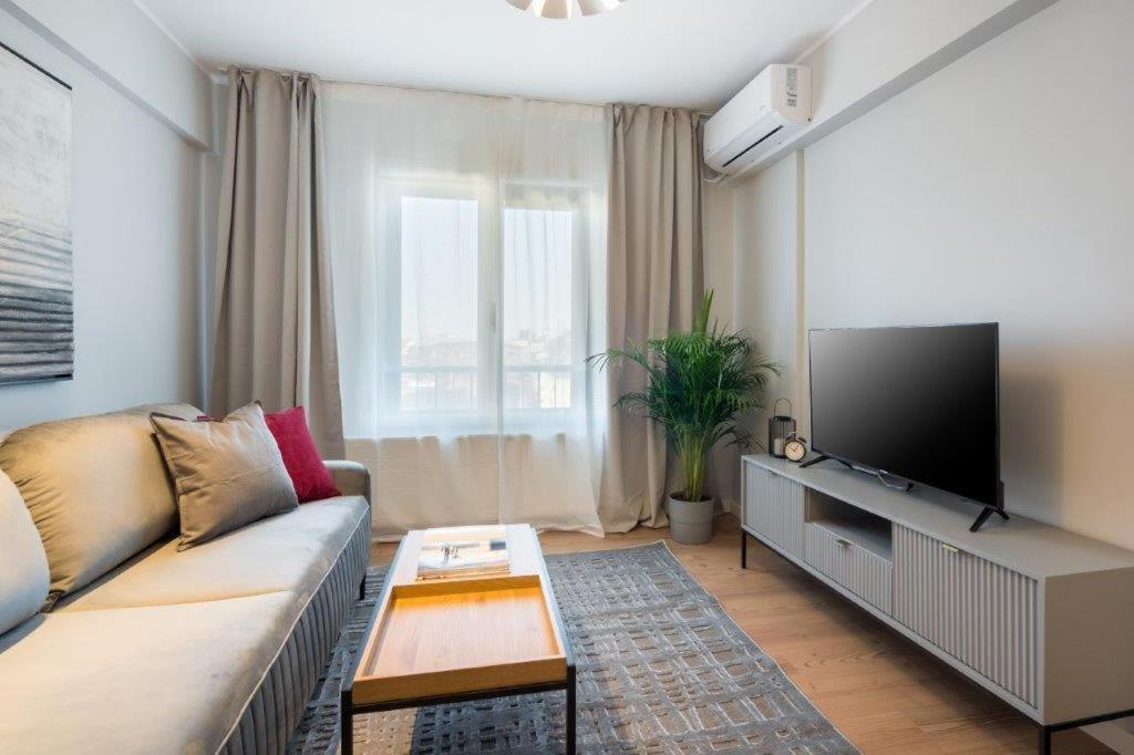Downtown Modern - 2Br Apartment Bukarest Kültér fotó