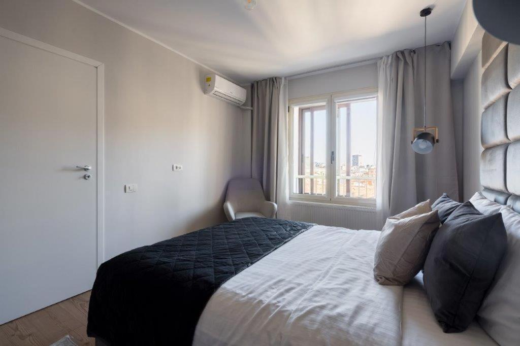Downtown Modern - 2Br Apartment Bukarest Kültér fotó