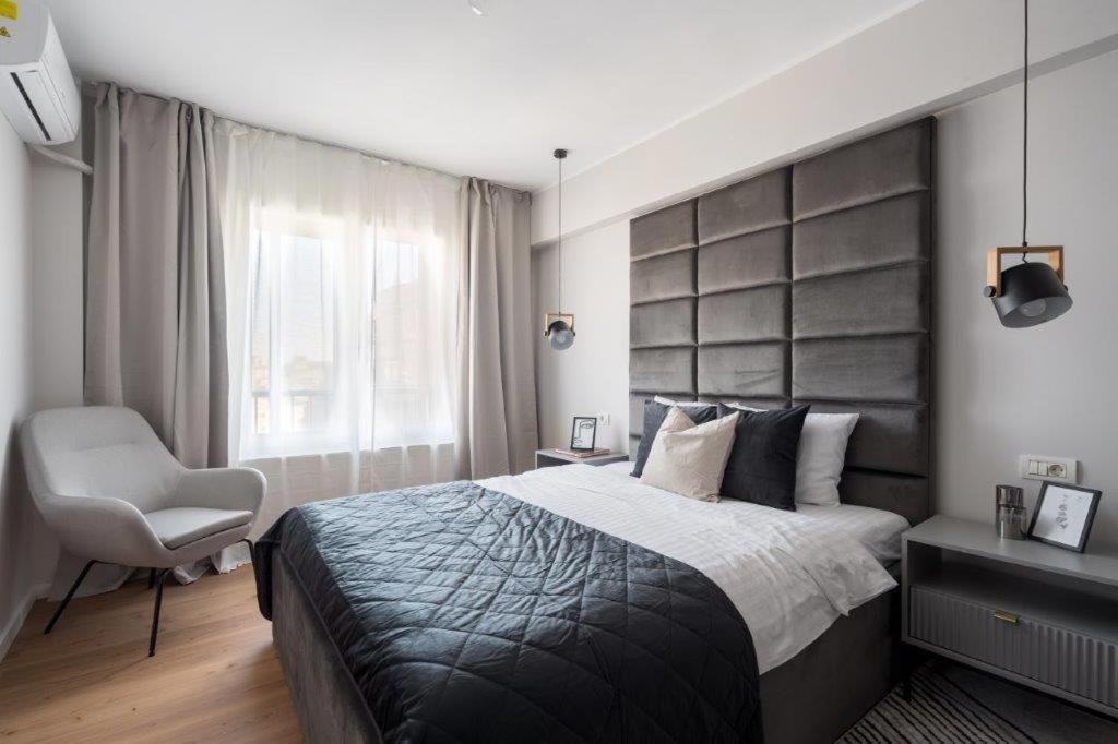 Downtown Modern - 2Br Apartment Bukarest Kültér fotó