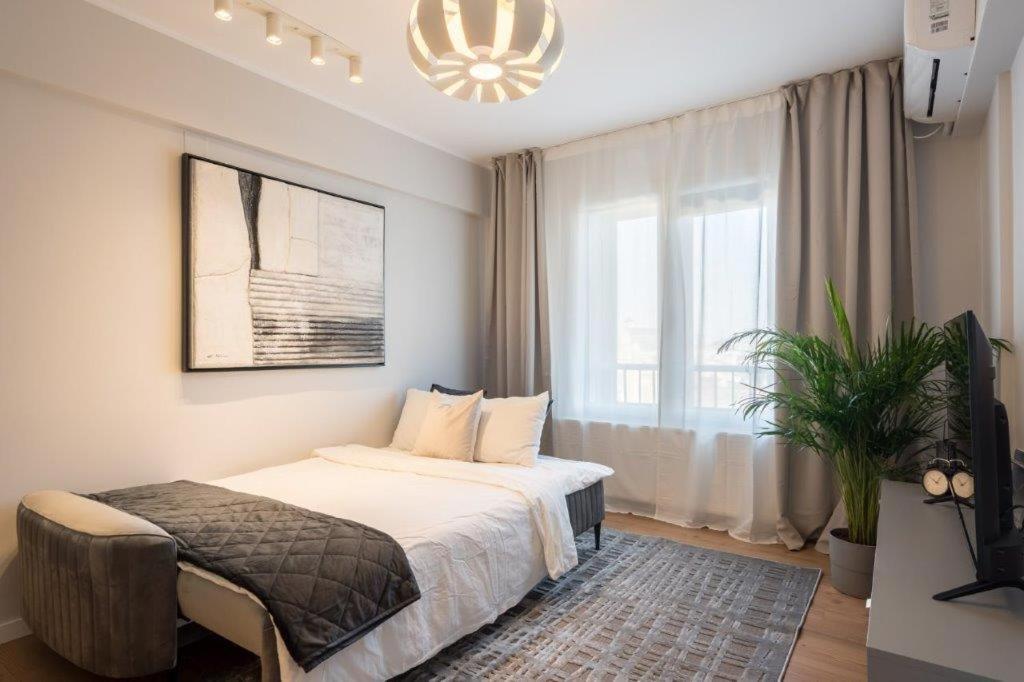 Downtown Modern - 2Br Apartment Bukarest Kültér fotó